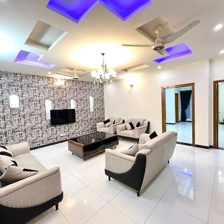 Luxury Apartment Rentals 이슬라마바드 외부 사진