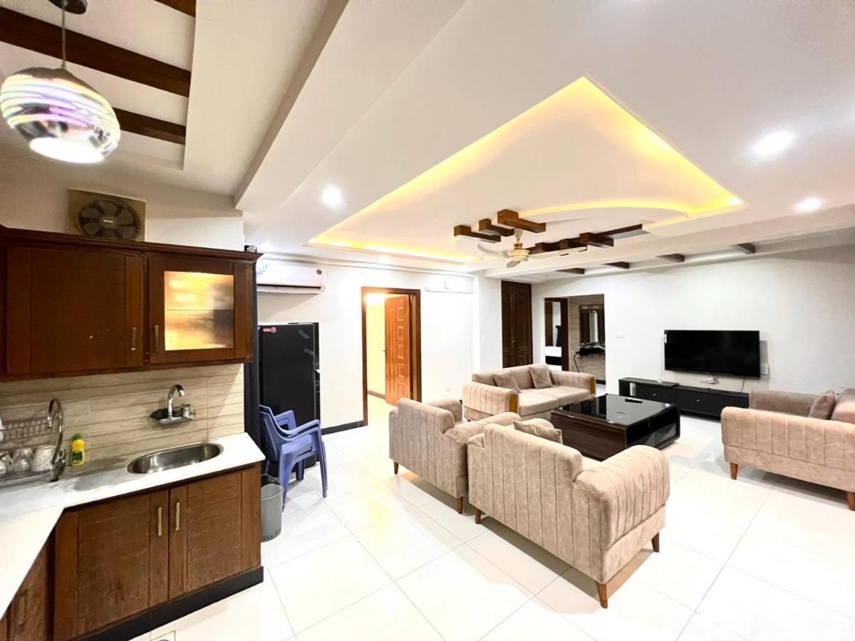 Luxury Apartment Rentals 이슬라마바드 외부 사진