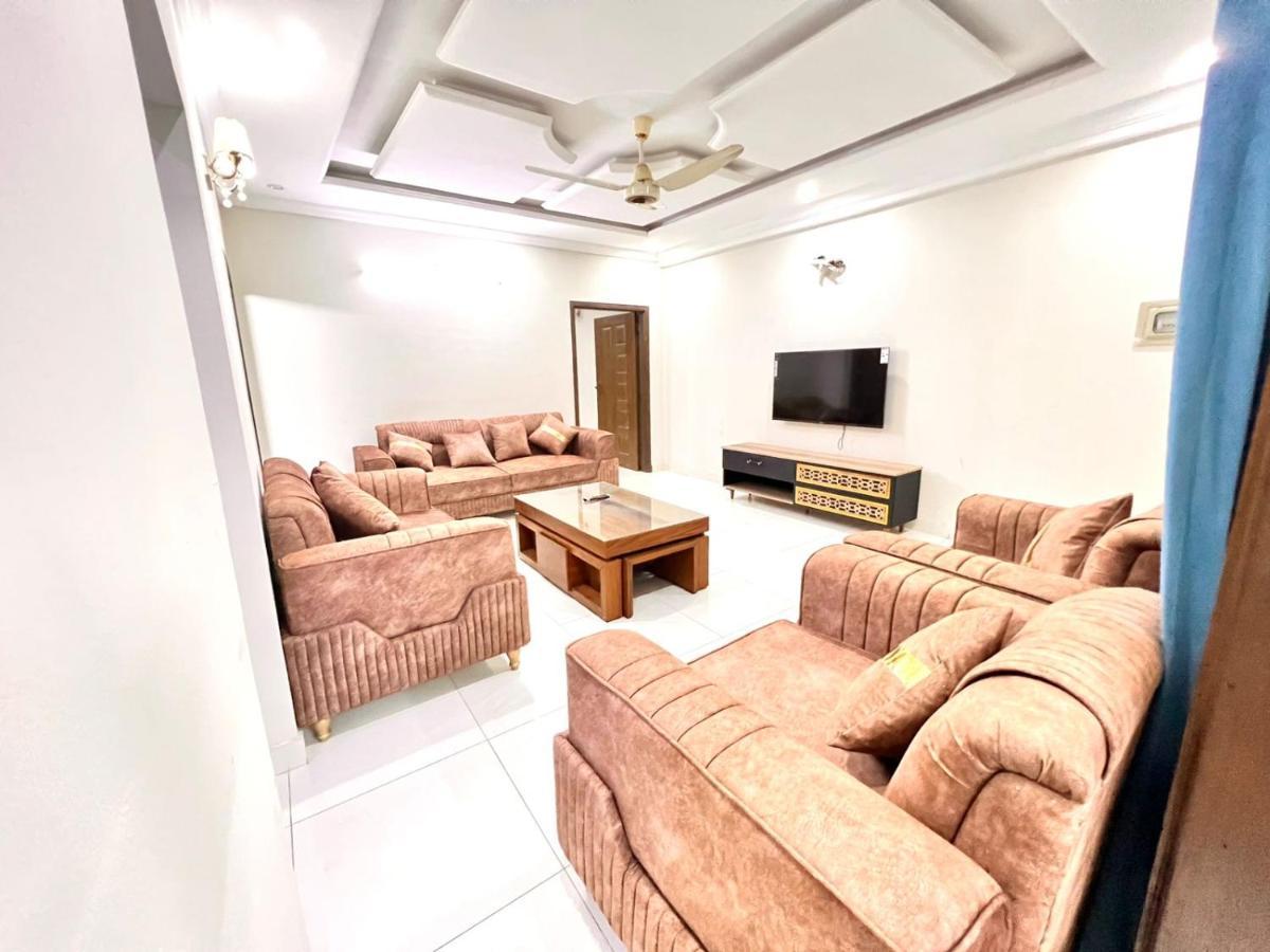 Luxury Apartment Rentals 이슬라마바드 외부 사진