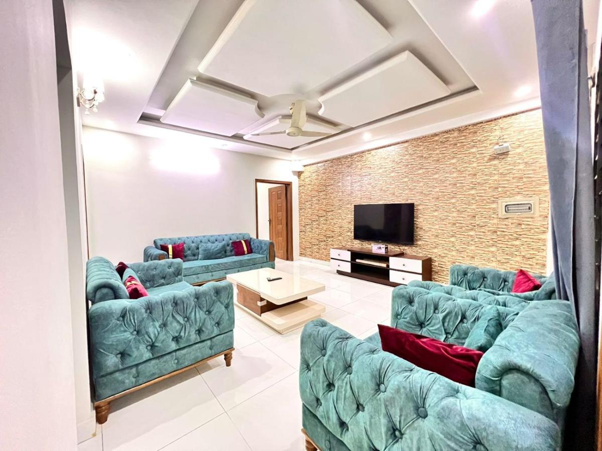 Luxury Apartment Rentals 이슬라마바드 외부 사진
