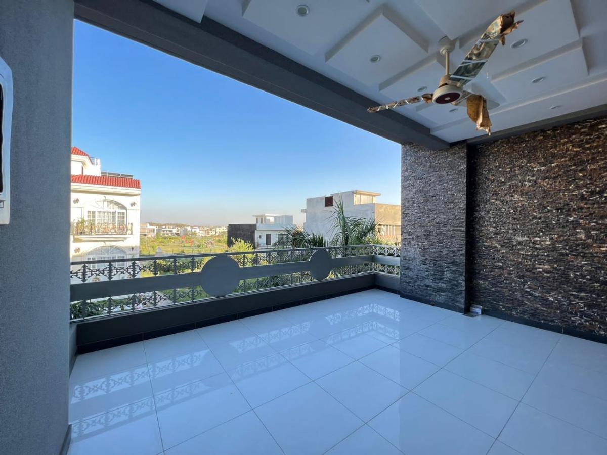 Luxury Apartment Rentals 이슬라마바드 외부 사진