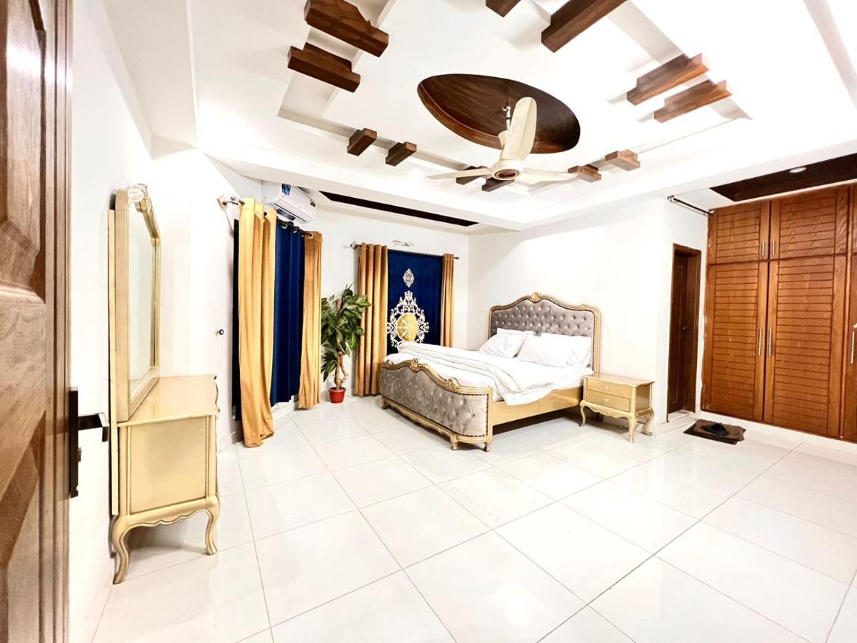Luxury Apartment Rentals 이슬라마바드 외부 사진