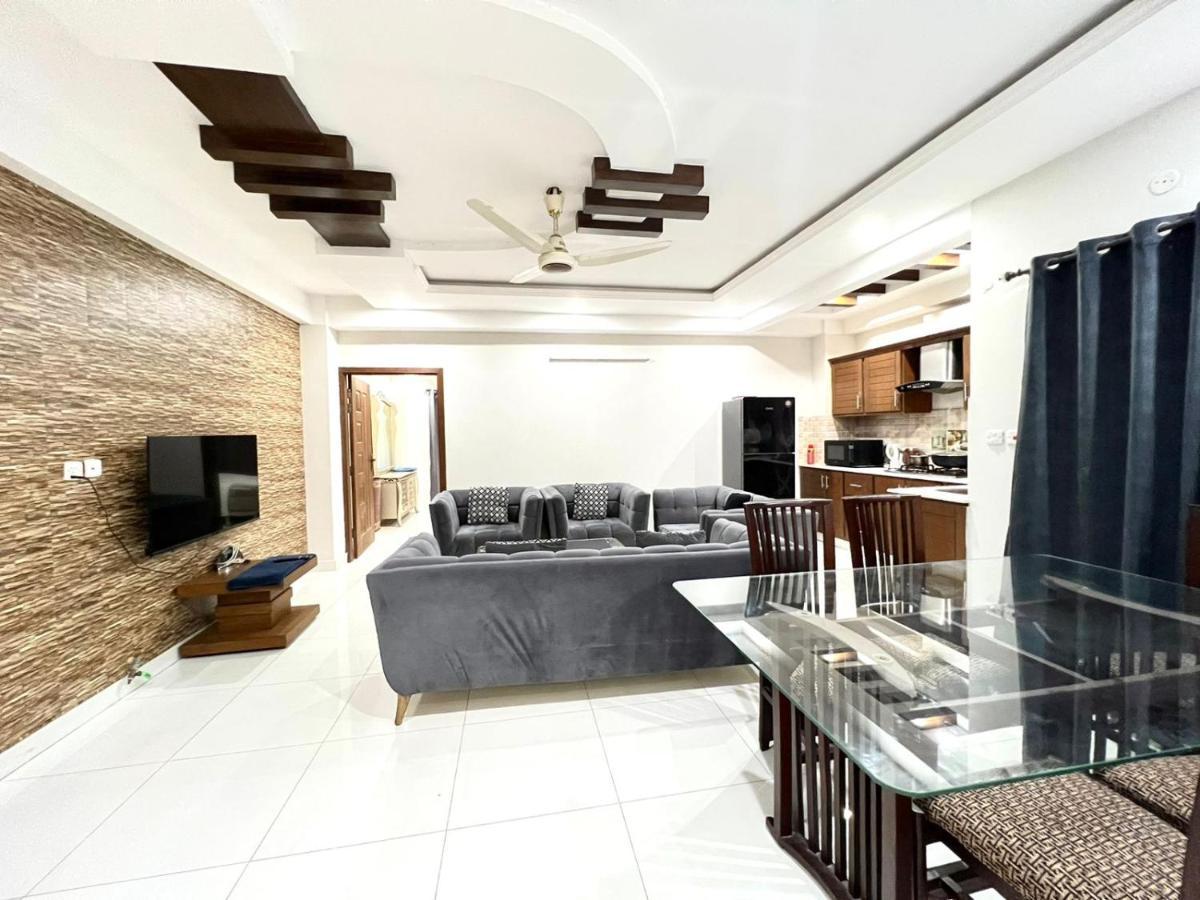 Luxury Apartment Rentals 이슬라마바드 외부 사진