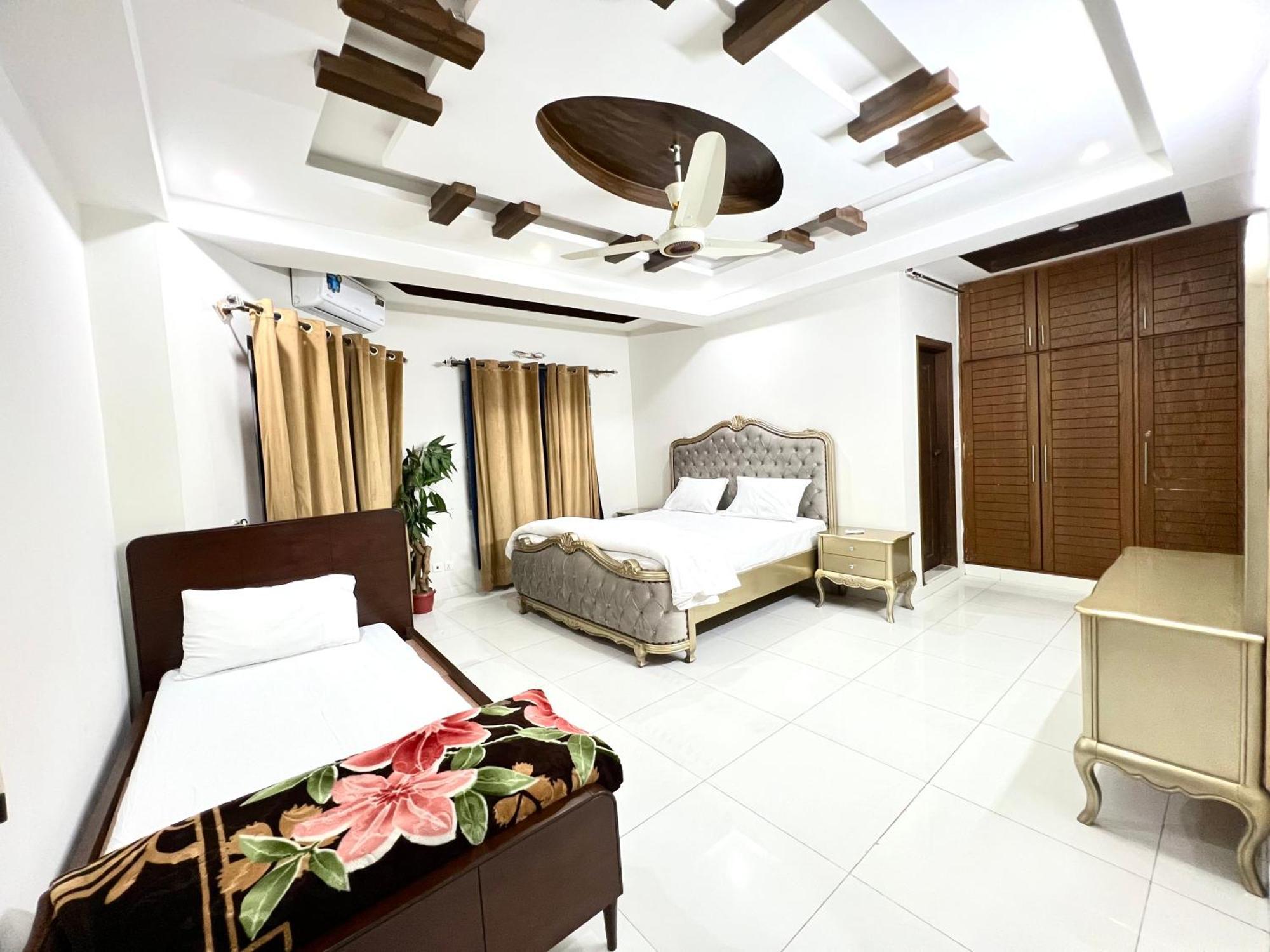 Luxury Apartment Rentals 이슬라마바드 외부 사진
